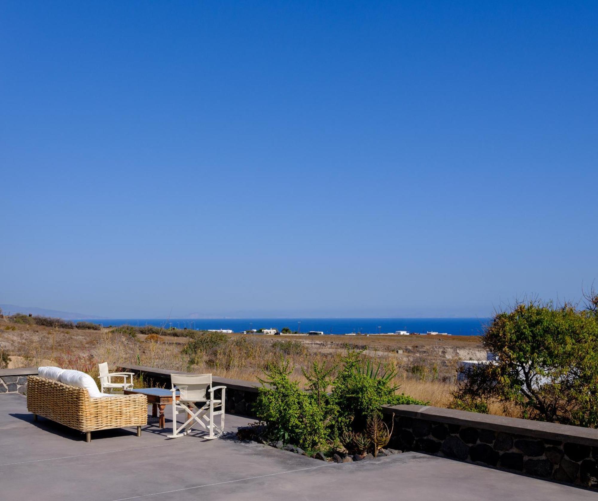 Home Of Lilies Fira  Exterior foto
